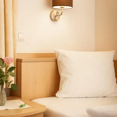 Stofflerwirt Hotell 3*